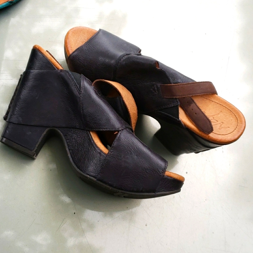 Anthro NAYA Monroe wrapped stacked leather heel strappy shoes Sling back 9.5